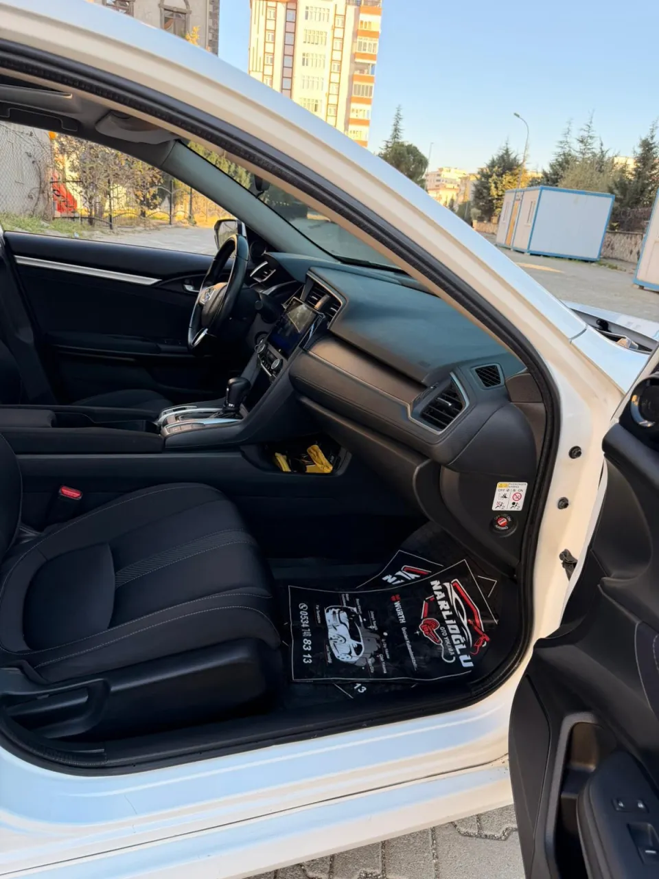 BAKIMLI DEĞİŞENSİZ DÜŞÜK KM HASAR KAYITLI HONDA CİVİC — 17