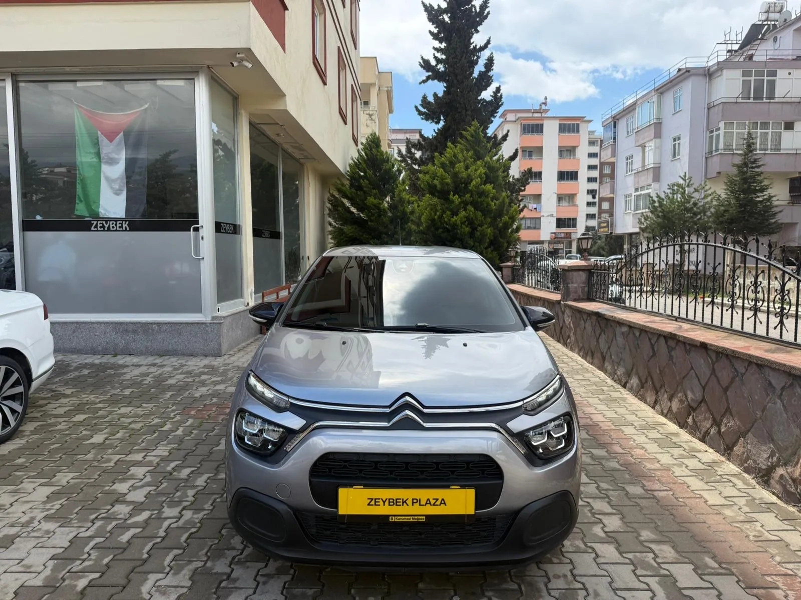 BAYANDAN TEMİZ BAKIMLI HATASIZ C3 — 1